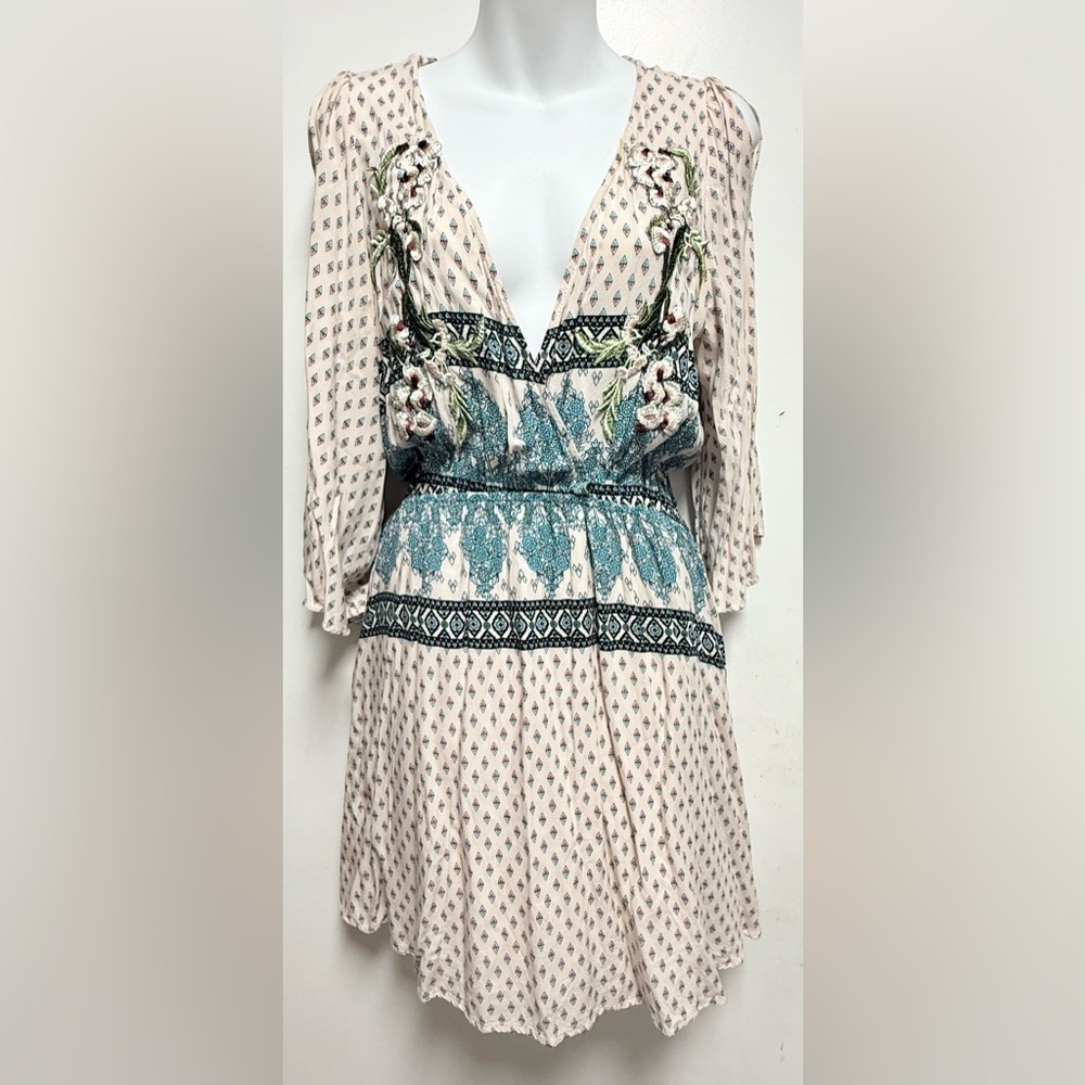 Listicle Geometric Patterned Top with Blue and Pink